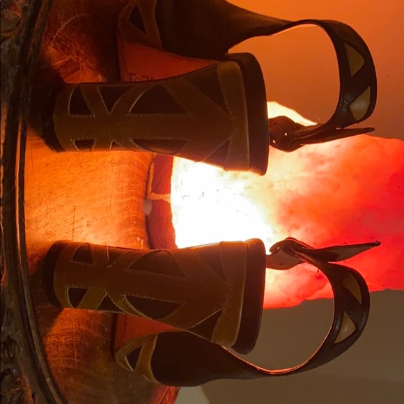 John Fluevog Black and Tan back strap heels. - Picture 3 of 4